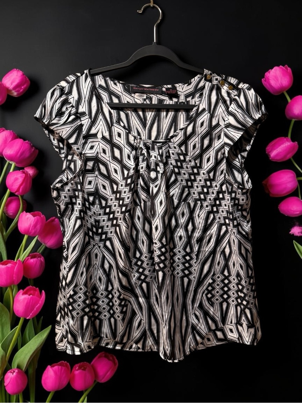 Hayley Matthews Black & White Geometric Print Cap Sleeve Top